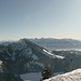 Im Hintergrund ist das Kaisergebirge zu sehen