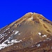 Der Teide. Man erkennt auch den diagonal von rechts nach links verlaufenden Pfad der von hier auf den Teide hochführt.