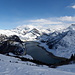 Blick auf den Lac de Roselend während des Abstiegs. 