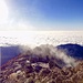 Schwefeldämpfe qualmen aus den Löchern des Vulkans. <br /><br />Übrigens stösst der Teide jährlich ca. 150 Tonnen Kohlendioxid aus!