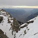 Hochgangscharte. Auf den allerletzten Metern übel vereist.<br />Grandioser Tiefblick auf Meran und Bozen,Dolomiten und Sarntaler Alpen.<br />Letzter hochalpiner Augenlohn für den Anstieg..
