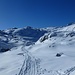 es liegt viel auf und ab vor mir, die Schitourengeher haben durch die kurzen Abfahrten natürlich viele Vorteile