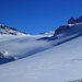 Abfahrtsspuren über den Gletscher hinab zu den Oberen Eisseen