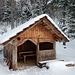 ein hübscher Unterstand: die Hütte der Holzgemeinde Walden