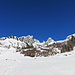 Im Aufstieg zur Alp Trosen liegt nur dürftig Schnee.