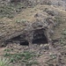 in diesen Höhlen leben die Schafhirten, die uns am Gipfel besucht hatten