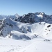 <b>Piz Faschalba / Grenzeckkopf (3048 m) e Bischofspitze (3029 m).<br />Il Piz Faschalba è raggiungibile dalla stazione a monte degli impianti di Motta Naluns (2142 m) in 2,5 h; dal Kronenjoch (2976 m) occorrono 3/4 d'ora.</b>