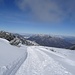 Nächster Versuch einer Rundtour: Wieder zurück zum Wankgipfel und dann weiter auf den "Gipfelrundweg" der mittels Schneefräse für die Seilbahntouries in die Winterlandschaft reingefräst wurde. 
