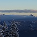 Der Hohe Kasten schaut durch die Wolken, NO-Abschluss des Alpstein.