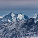 Mystischer Gipfelblick zu den hohen und schönen Bündnern. Gut sichtbar ist der Biancograt.