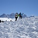 Traversieren durch die pickelharten Schneebrocken der Lawine