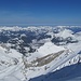 Tiefblick vom Gipfel zur Geltenhütte Richtung Lauenen und Gstaad ...