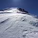 Aufstieg direkt über den Grat (die normale Skiroute quert den Grat und führt über den NW-Hang zum Gipfel)