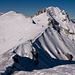Der Kraxenkogel (2436 m) vom Gipfel des Liebesecks