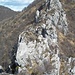 Il roccioso versante Est del PIZZO RAVO' e, sullo sfondo, l' ultima notevole ed interessante propaggine rocciosa del monte BRONZONE, la cui selvaggia cima, a quota 1325 metri, ha dovuto "sopportare" la nostra avventurosa presenza!  :-)
