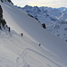 Let´s powder! Skitourengänger in der Abfahrt auf den Rossfirn