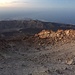 Blick vom Gipfel über die Kraterlandschaft des Teide