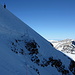 Ziemlich exponierter Aufstieg zum Hinteren Titlisjoch über die Abbruchkante des Schneebretts