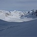 Blick über den Gletscher zur Jenatschhütte hinunter