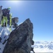 Abstieg zum Start der steilen Südwestflanken-Abfahrt vom Isentällispitz