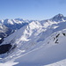 Blick nach SO in Richtung der unbedeutenden Maratschspitze, der sanfte Doppelgipfel hinten ist die Wilde Kreuzspitze(3135m,Pfunderer Berge), auch ein schönes Skitourenziel