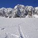 auf dem relativ flachen Feuersteinferner. In der Bildmitte der mächtige Östliche Feuerstein(3268m). Auch er kann von der anderen Seite(Gschnitztal) aus, in einer Mammuttour mit Ski gemacht werden(2000HM).
