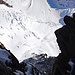 Tiefblick: Eine gewaltige Wand :-D 1700 Meter weiter unten fliesst der Finsteraargletscher.