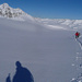 Das (winterliche) Hochgebirge zählt mitunter zu den einzigen Raumausschnitten der Schweiz, wo keinerlei menschliche Spuren zu erspähen sind. Die Intensität solcher Erlebnisse schlägt jeden „Erlebnis“park um Längen. 