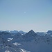 Blick vom Gorihorn zum Schwarzhorn (höchster Davoser, ausser der Landammann) und hinten rechts der breite Kesch.