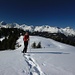 auf dem Rücken unterwegs mit grandiosem Ausblick: im Westen die Stubaier Alpen
