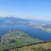 Blick über Weggis und Landzunge Hertenstein zum Chrüztrichter, der "Vereinigung" der vier Seitenäste des Vierwaldstättersees
