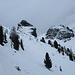 Monte Covoni con a dx canale di discesa o salita scialpinistica diretta
