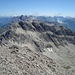 Blick nach Osten über die gesamte Hornbachkette, rechts unten das Birgerkar. In der Bildmitte, die Wolfebnerspitzen, graue Berge