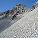 überall feiner Karwendelschutt, hinten unser bestiegener Berg