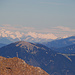 Zillertaler, der Höchste links müsste der Hochfeiler sein, davor La Marzola und rechts das Weißhorn