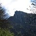 die Felswand unter dem Gipfel des Monte Generoso liegt noch im Schatten