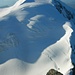 Gipfelaussicht vom Rimpfischhorn (4198,9m) aufs benachbarte Strahlhorn (4190m).