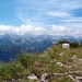Gipfel Demeljoch mit Grenzstein Bayern/Tirol und Karwendelrundschau