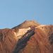 Gipfelkrater des Teide, rechts zu erkennen die Seilbahnbergstation