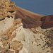 Tolle Farbenspiele unterhalb des Guajara: die Flanke des Teide hinter einer Felskante am Degollada de Guajara