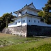 Südostturm der Umfassungsmauer der riesigen, im Jahr 1603 erbauten Shogun-Burg Nijō-jō / 二条城.