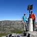 Gipfel erreicht: 1.000,5 m, dahinter der knapp höhere Tafelberg