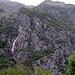 Cascata sopra il ponte di Bizzo
a sinistra passa il sentiro che sale all' Alpe di Puria
