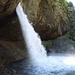 In der Prallzone des mächtigen Wasserfalls