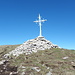 Das vermeintliche Gipfelkreuz liegt etwas unterhalb des höchsten Punktes des Puy de l Angle, damit es auch aus dem Tal sichtbar ist.