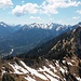 Blick in die zentralen Ammergauer Alpen, ein paar Deko-Wölkchen hat es heute auch