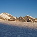 Piz Bernina mit dem Biancograt,rechts davon Piz Prievlus und Piz Morteratsch