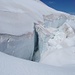 tiefe Klüfte im Gletscher
