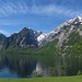 Auch das Panorama von Kessel über den See ist sehenswert: mächtige Berge, blauer Himmel, dunkler See, grüne Wälder - was für ein großartiger Tag!<br />Tip: "in Originalgröße" anschauen und träumen ....