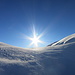 Im Sattel beim Grassenbiwak empfängt mich wieder die Sonne. Unten auf dem Gletscher herrschten für die Jahreszeit geradezu arktische Temperaturen.